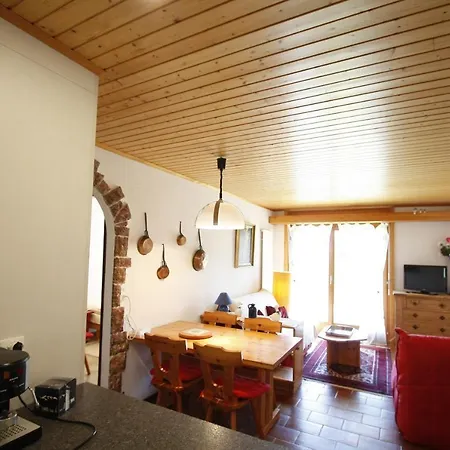 Tsaumiau Apartment *