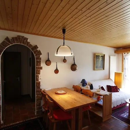 Tsaumiau Apartment *